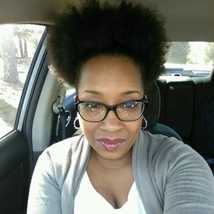 Meet your Posher, Lakeisha